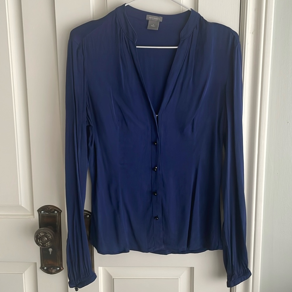 Ann Taylor silk top size 4 navy blue